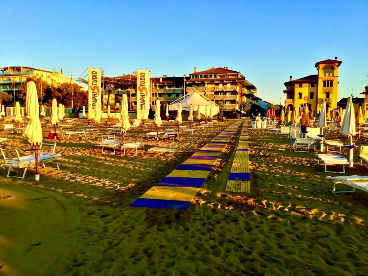 Sparkling Holiday Lignano Sabbiadoro Eksteriør bilde